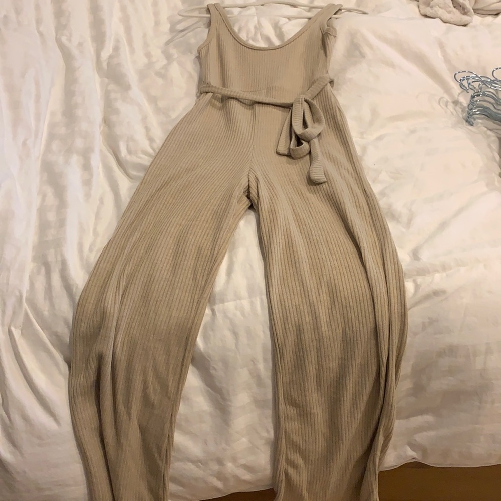 Princess Polly / size 0 / beige jumpsuit